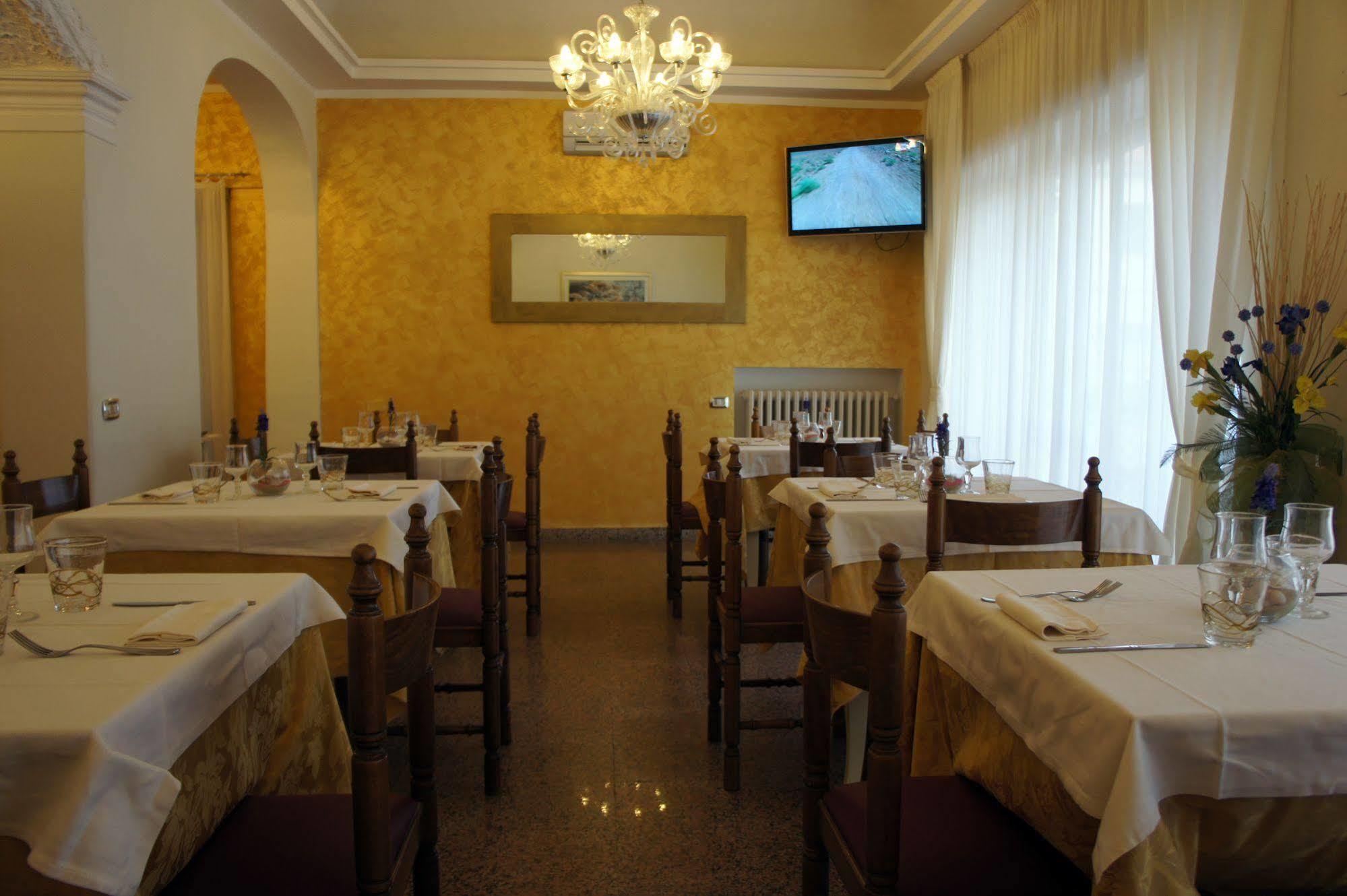 Hotel Solaris Giulianova Exterior photo